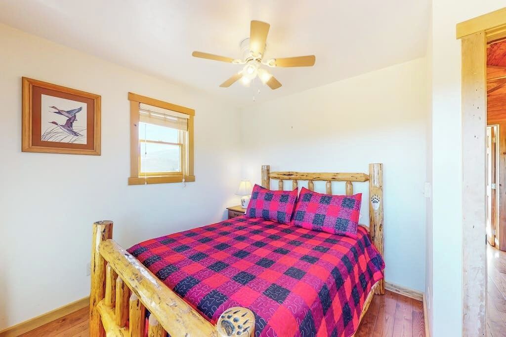 Photo of Bedroom in Alpine Village