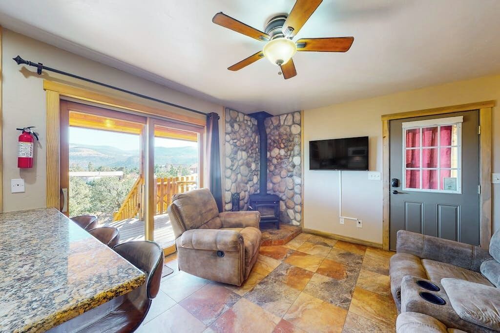Photo of Livingroom in Alpine Village