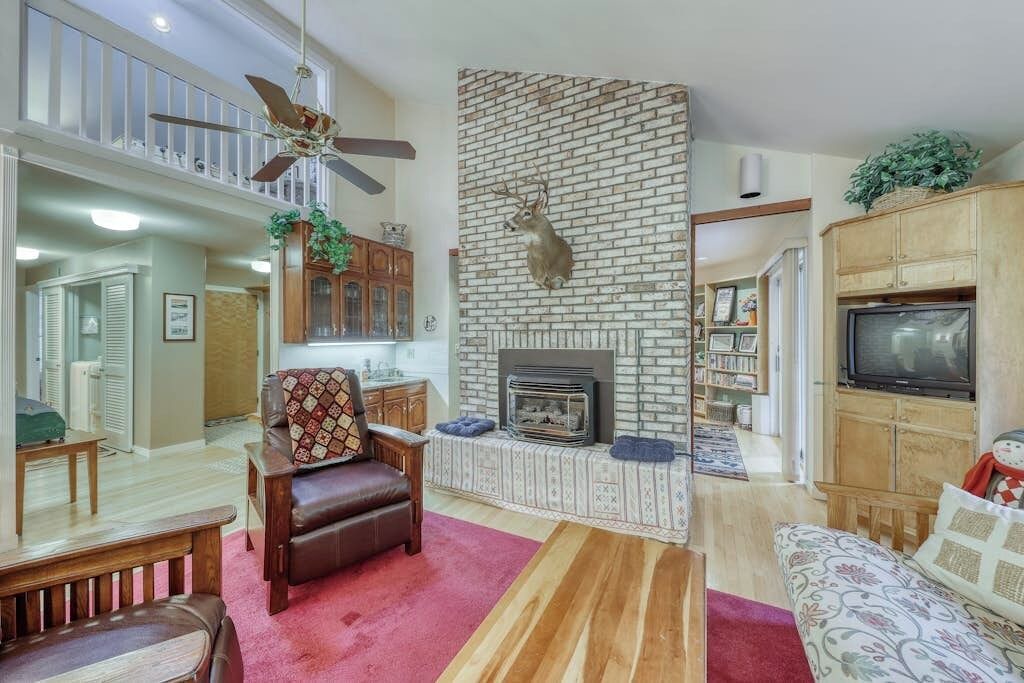 Photo of Livingroom in Warren