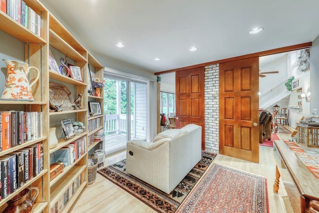 Photo of Livingroom in Warren