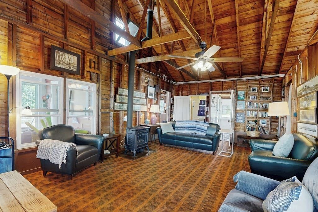 Photo of Livingroom in South Hero