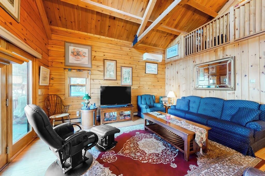 Photo of Livingroom in Neshobe Beach