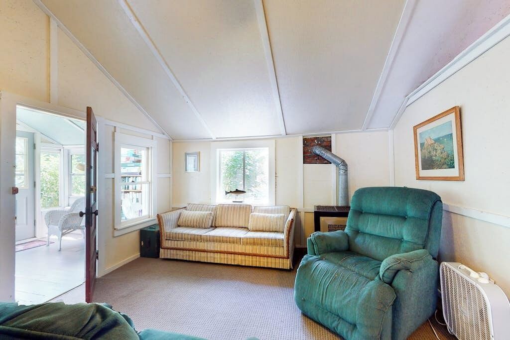 Photo of Livingroom in Poultney