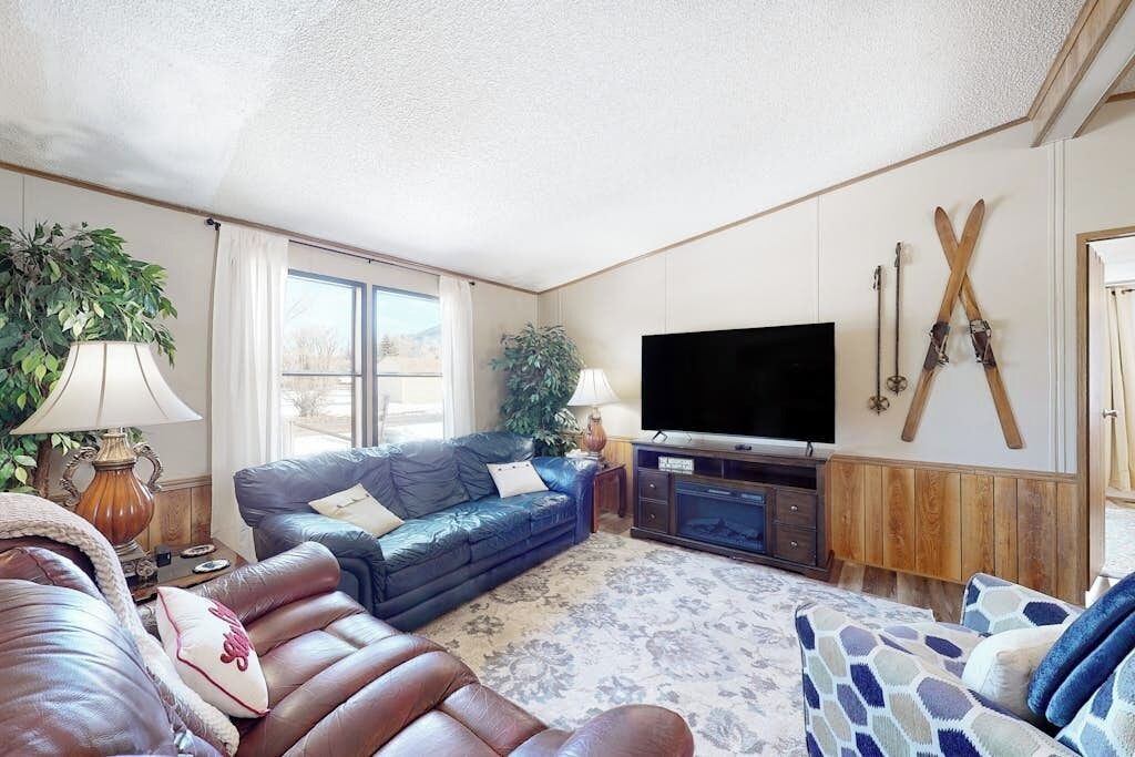 Photo of Livingroom in Alpine Village