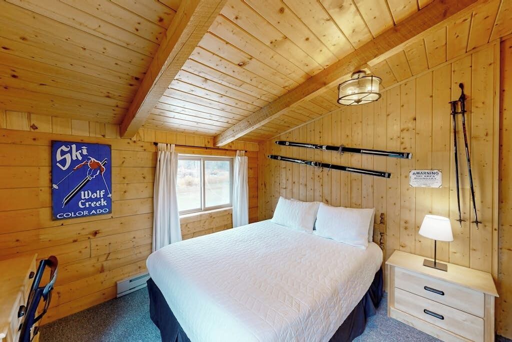 Photo of Bedroom in South Fork