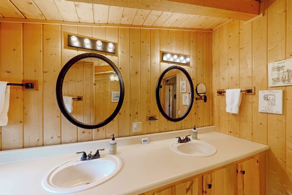 Photo of Bathroom in South Fork