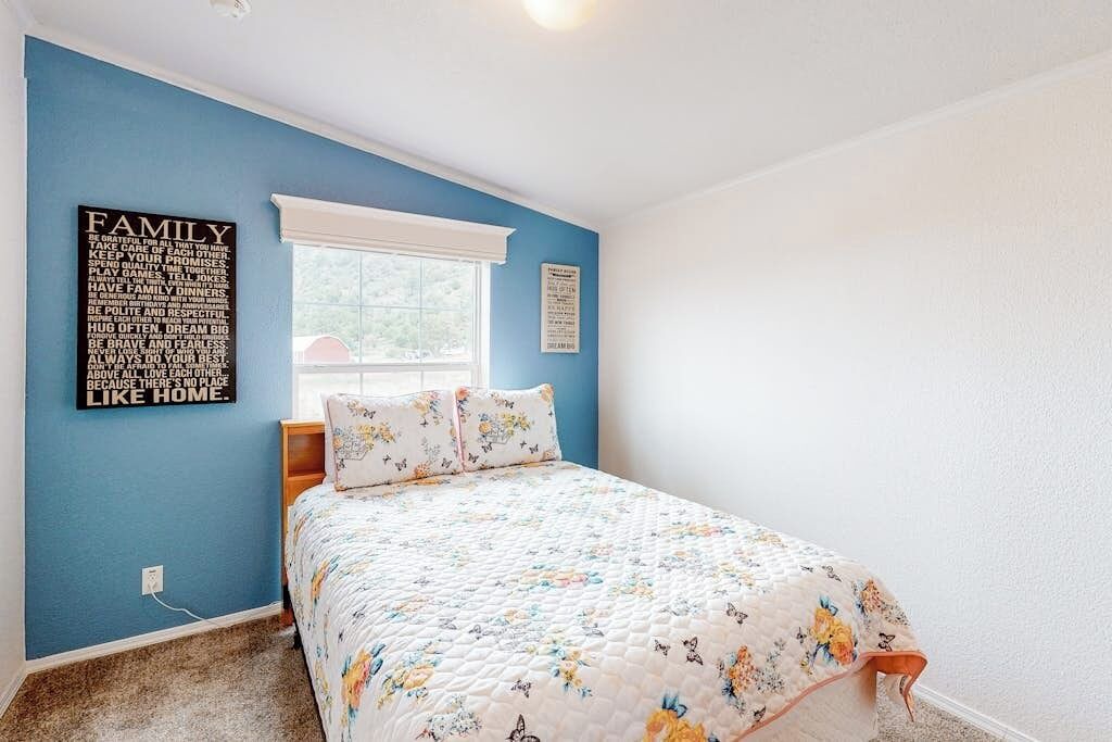 Photo of Bedroom in South Fork
