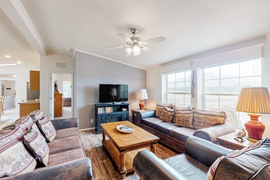 Photo of Livingroom in South Fork