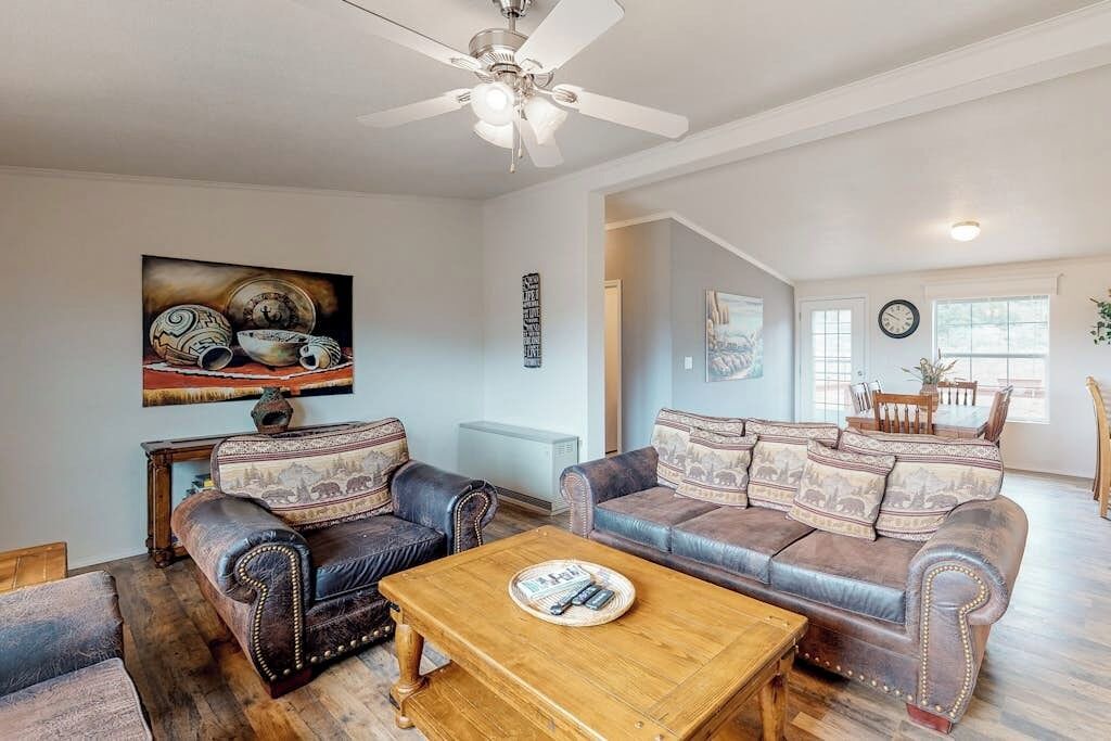 Photo of Livingroom in South Fork