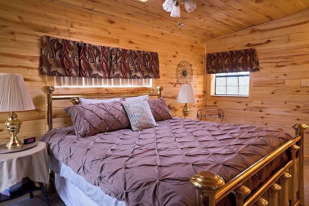 Photo of Bedroom in Alpine Village