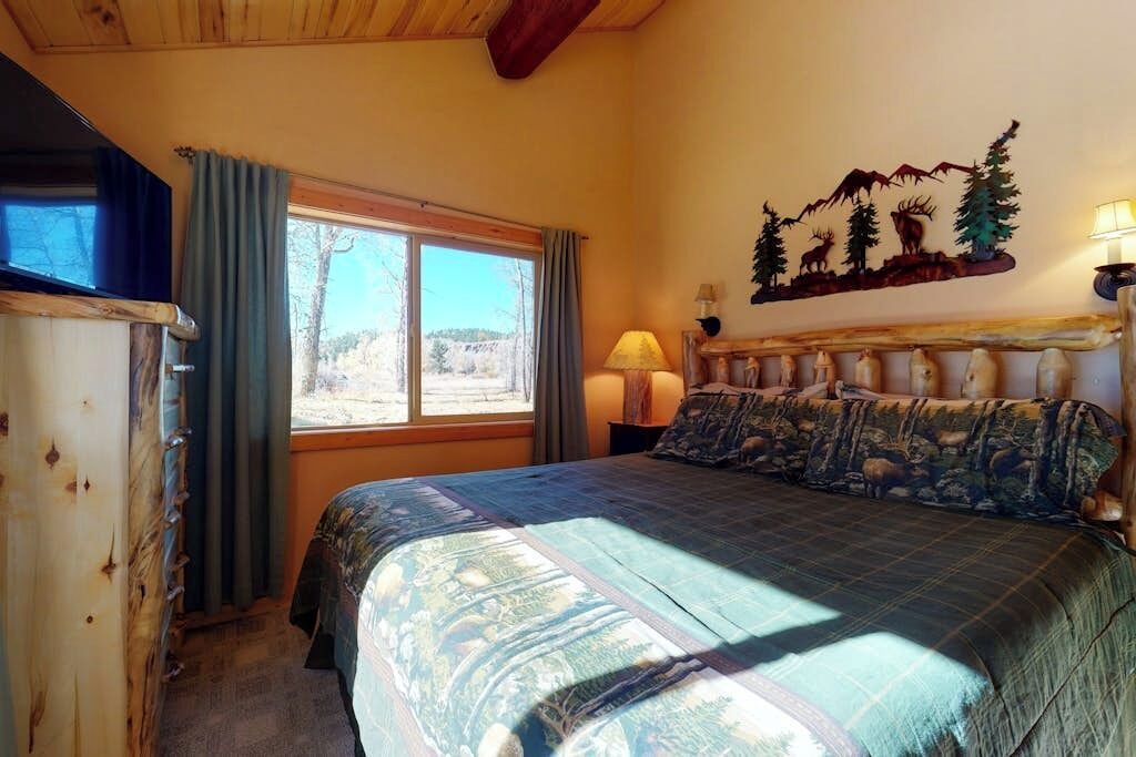 Photo of Bedroom in South Fork