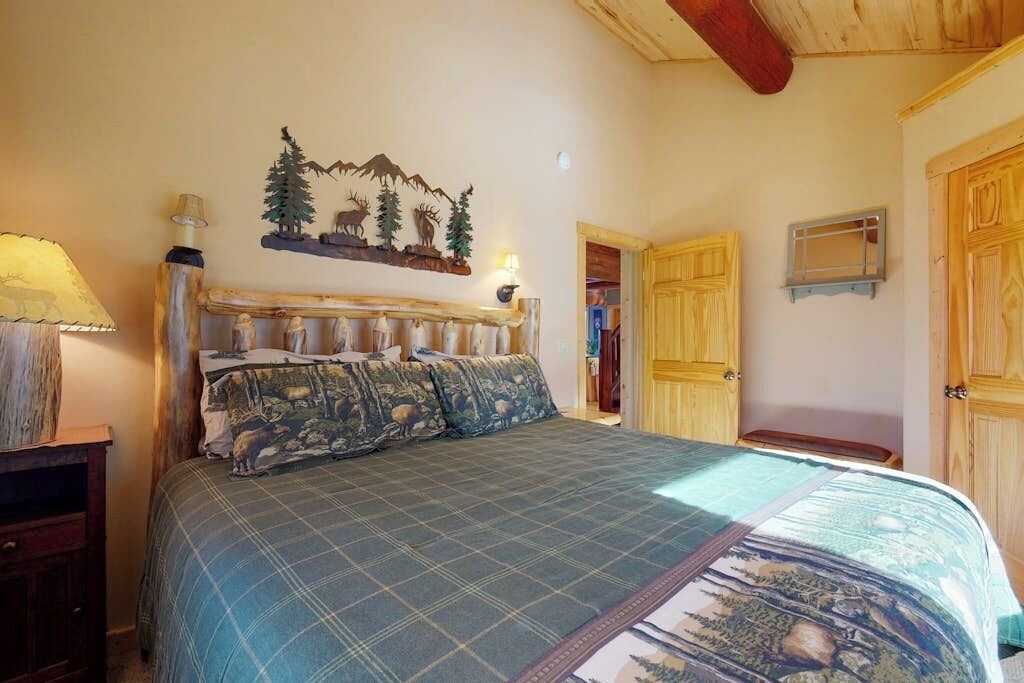 Photo of Bedroom in South Fork