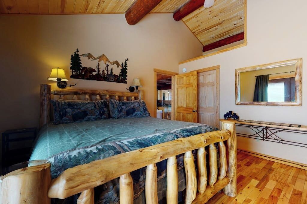 Photo of Bedroom in South Fork