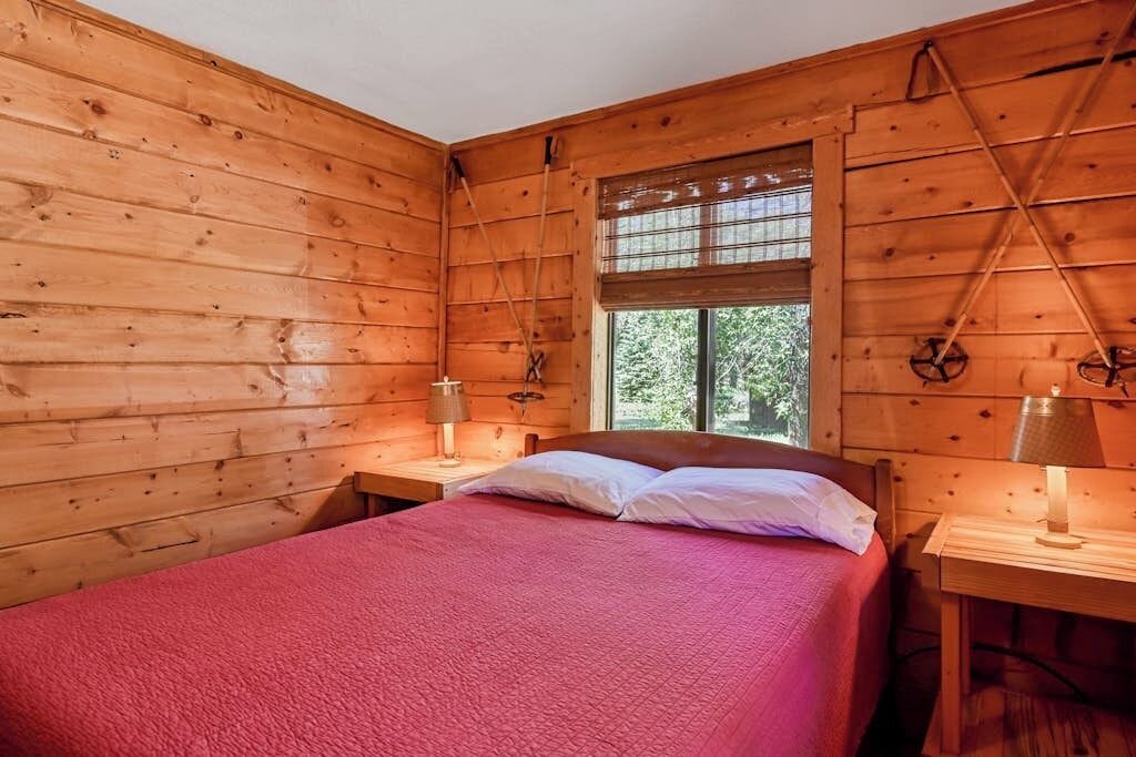 Photo of Bedroom in South Fork