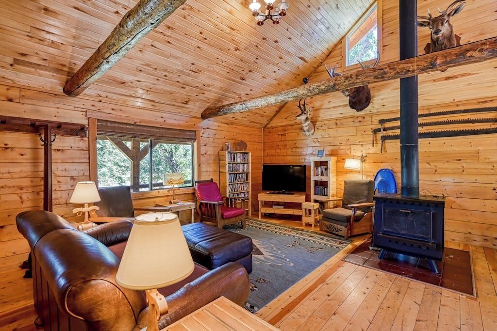 Photo of Livingroom in South Fork