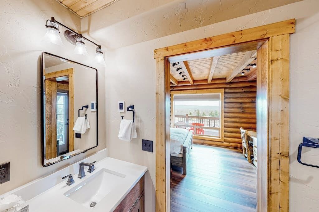 Photo of Bedroom in Warm Springs