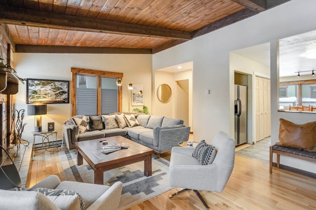 Photo of Livingroom in Intermountain