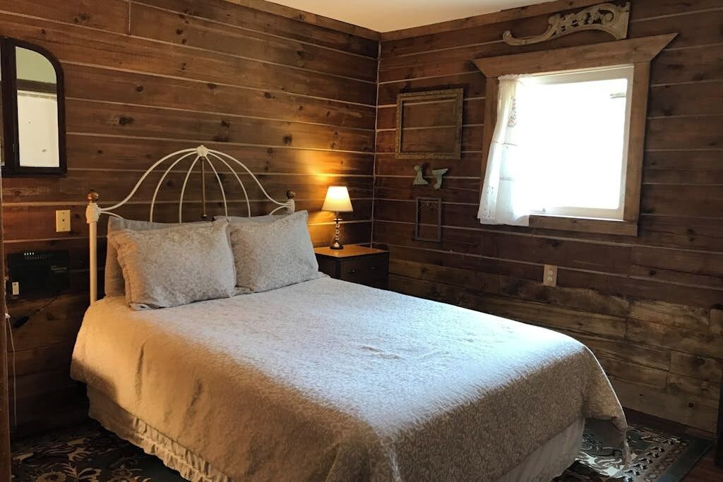 Photo of Bedroom in Alpine Village