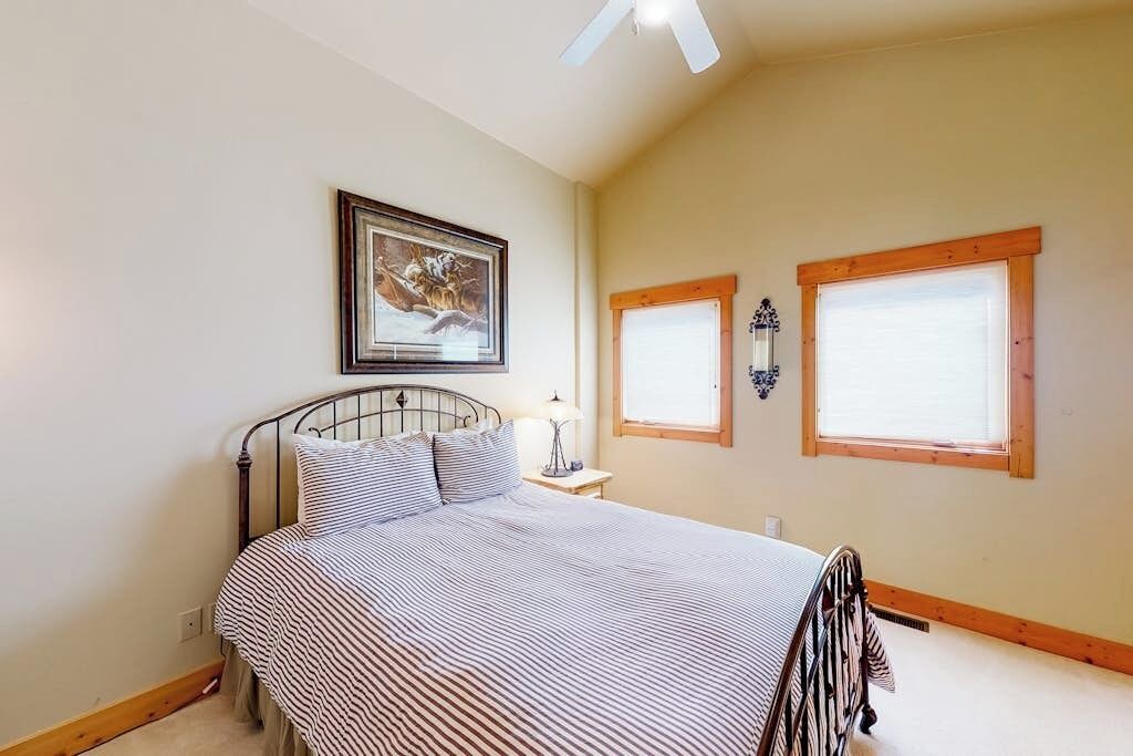 Photo of Bedroom in South Fork