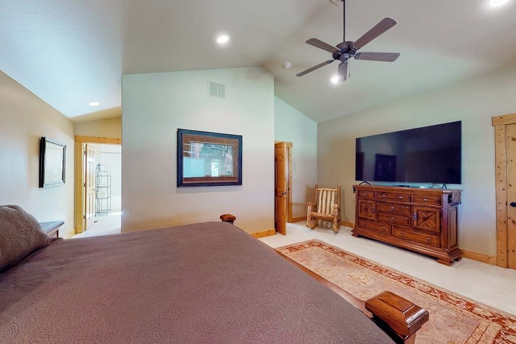 Photo of Bedroom in South Fork