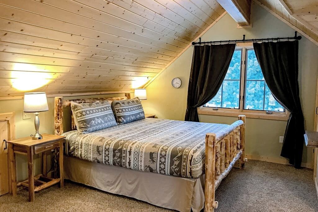 Photo of Bedroom in South Fork