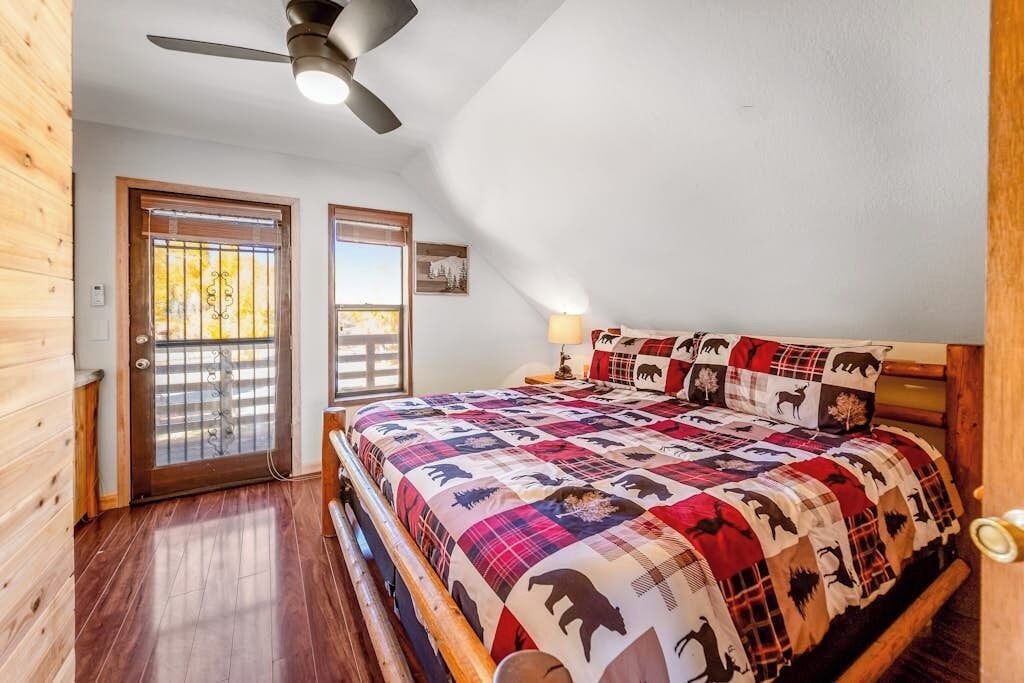 Photo of Bedroom in South Fork