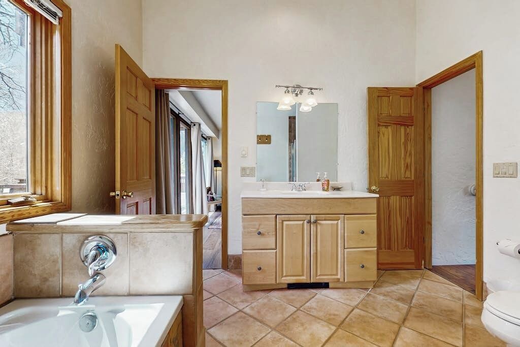 Photo of Bathroom in Mountain Valley