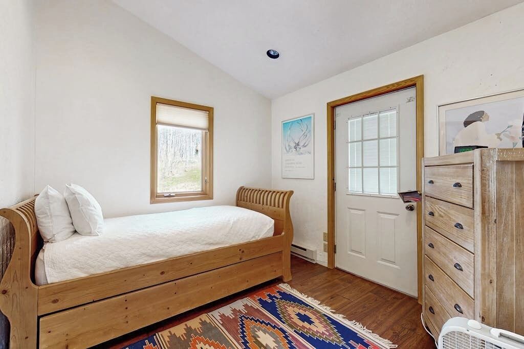 Photo of Bedroom in Mountain Valley