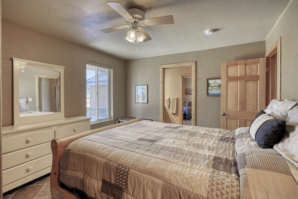 Photo of Bedroom in Del Norte