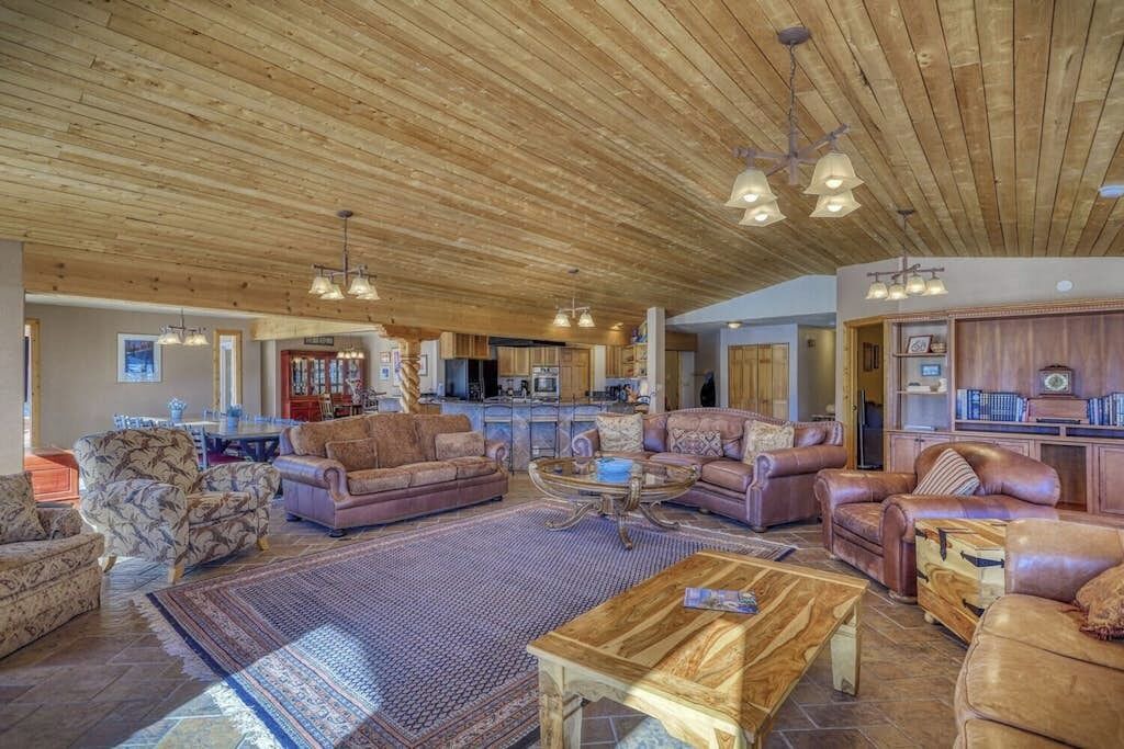 Photo of Livingroom in Del Norte