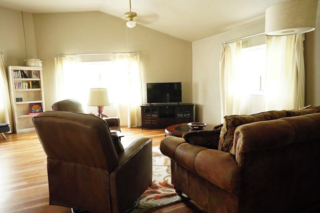 Photo of Livingroom in South Fork