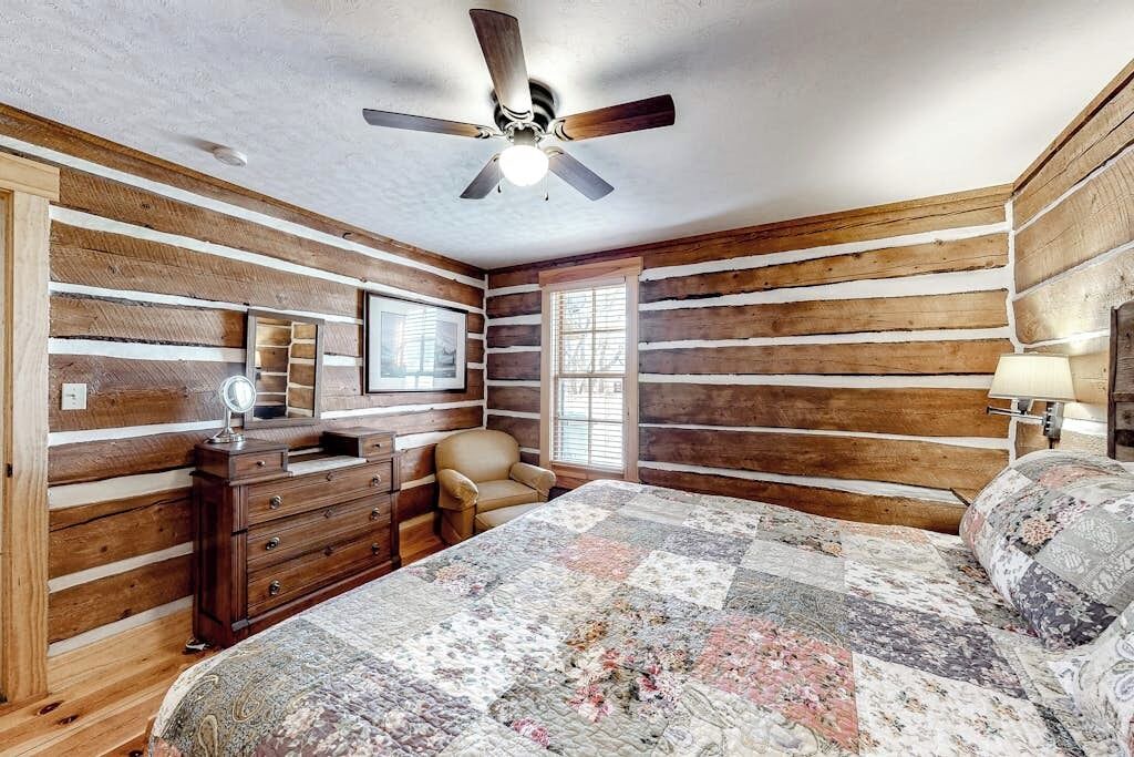 Photo of Bedroom in South Fork