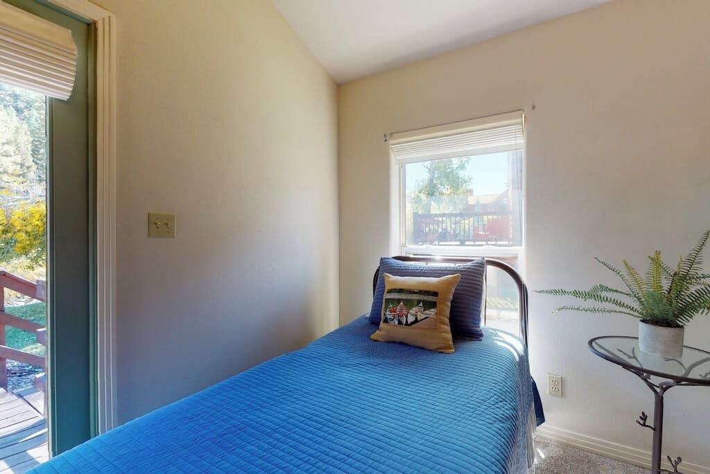 Photo of Bedroom in South Fork