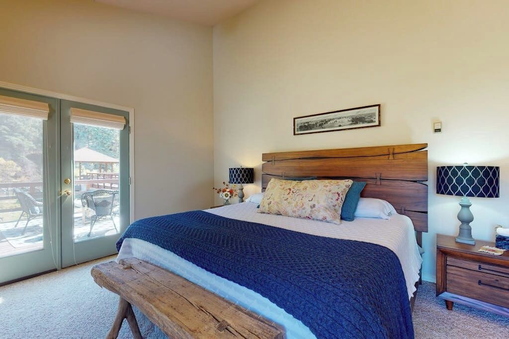 Photo of Bedroom in South Fork