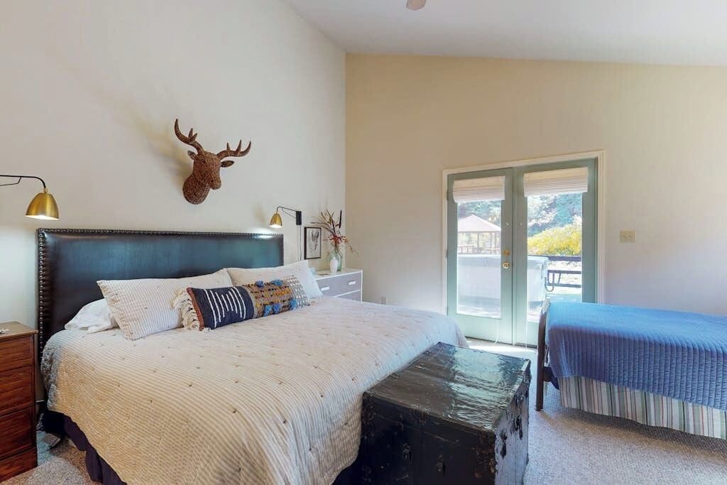 Photo of Bedroom in South Fork