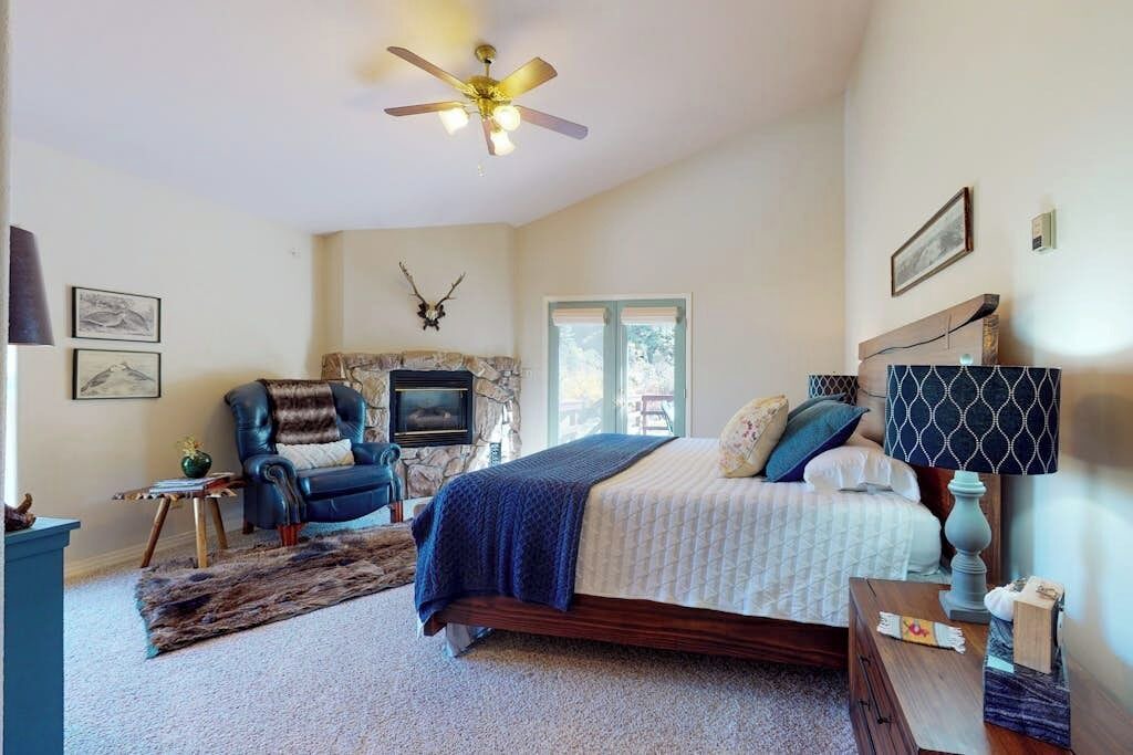 Photo of Bedroom in South Fork