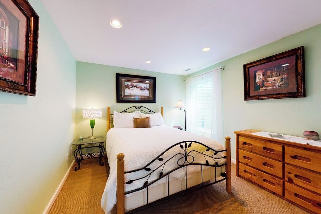 Photo of Bedroom in Carbondale