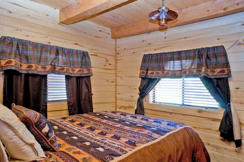 Photo of Bedroom in Alpine Village