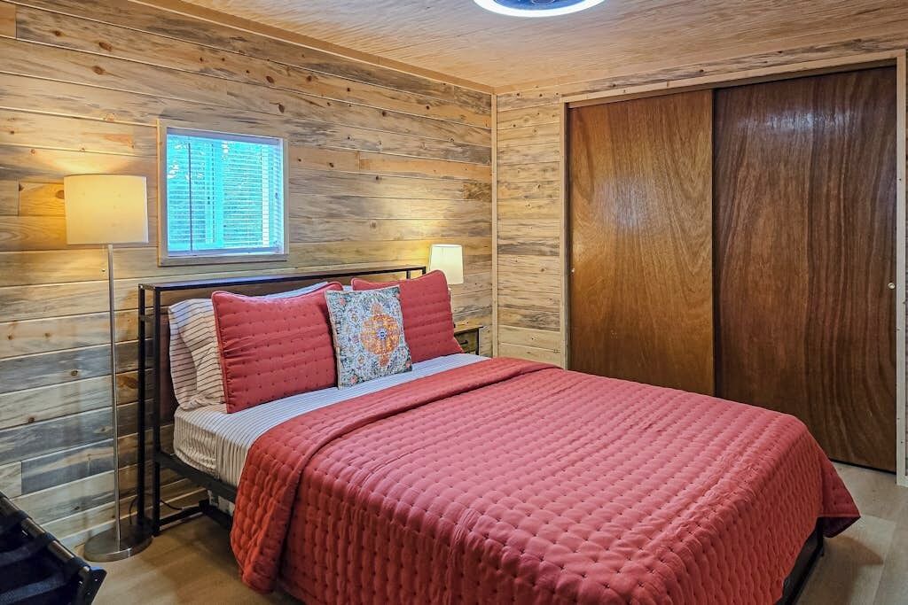 Photo of Bedroom in Alpine Village