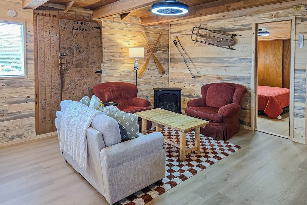 Photo of Livingroom in Alpine Village