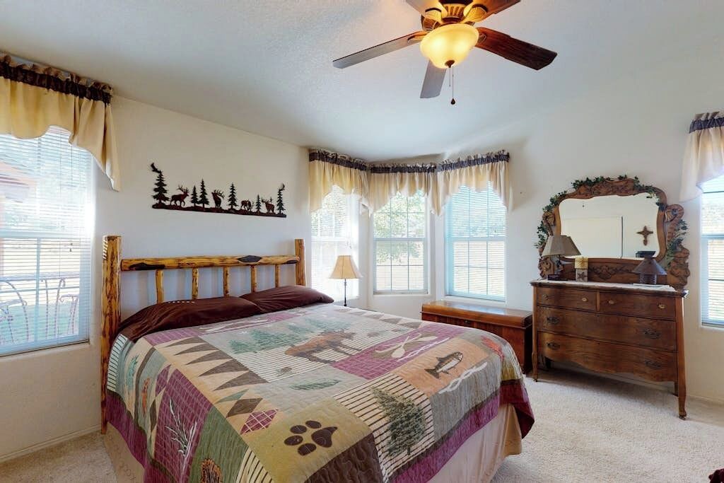 Photo of Bedroom in South Fork