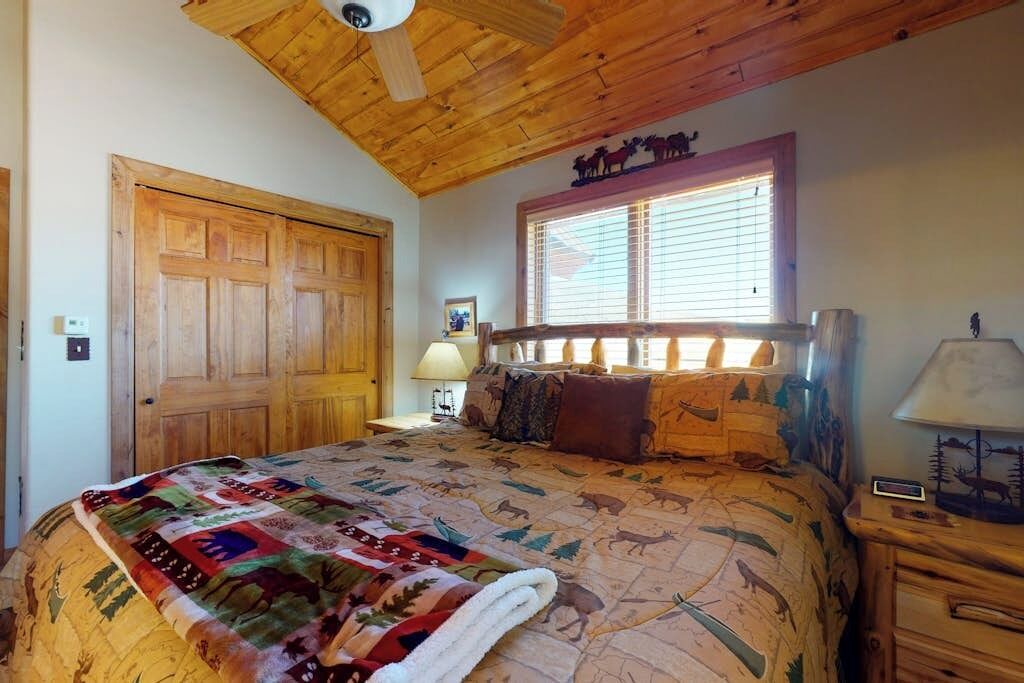 Photo of Bedroom in South Fork
