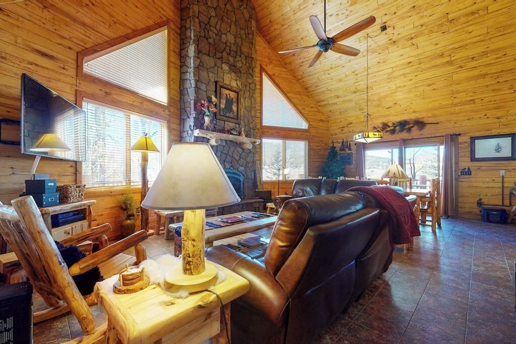 Photo of Livingroom in South Fork