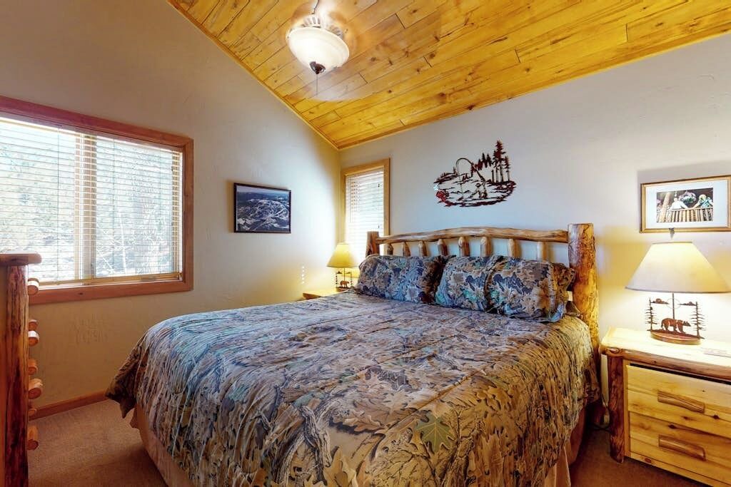 Photo of Bedroom in South Fork