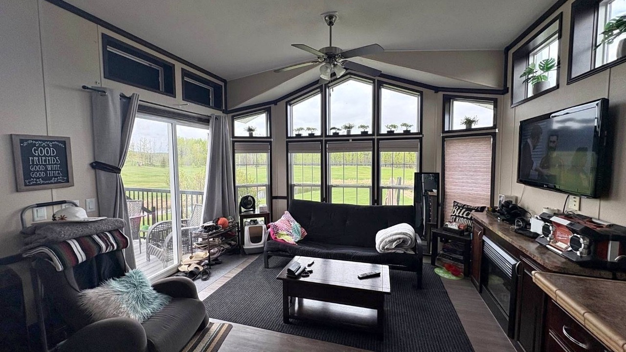Photo of Livingroom in Entwistle