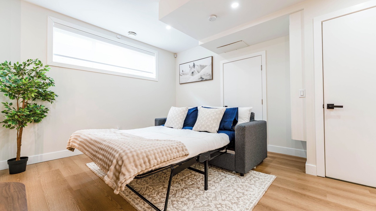 Photo of Bedroom in Forest Lawn