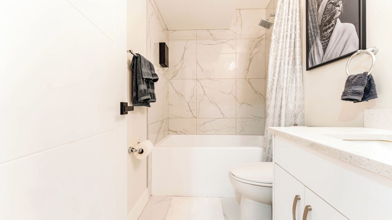 Photo of Bathroom in Forest Lawn