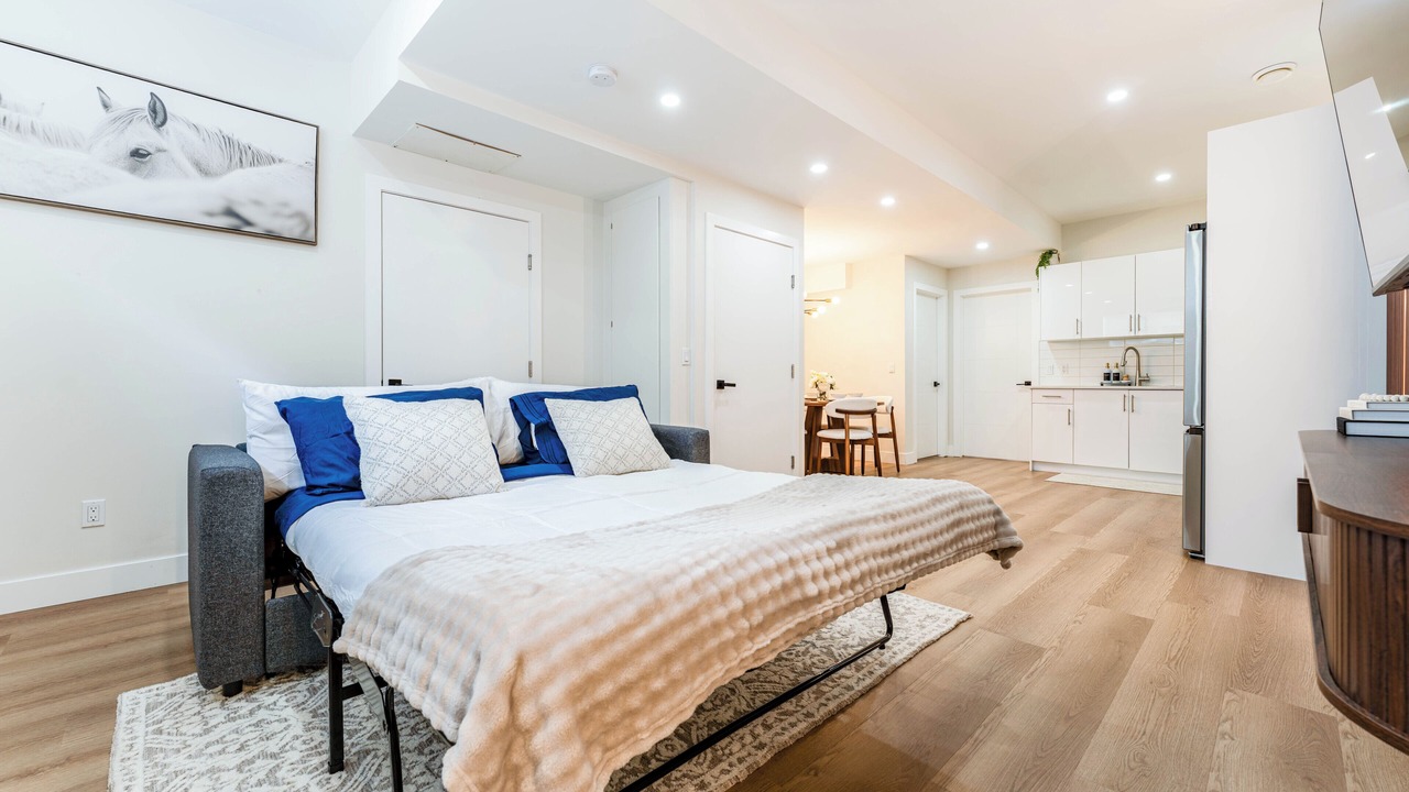 Photo of Bedroom in Forest Lawn