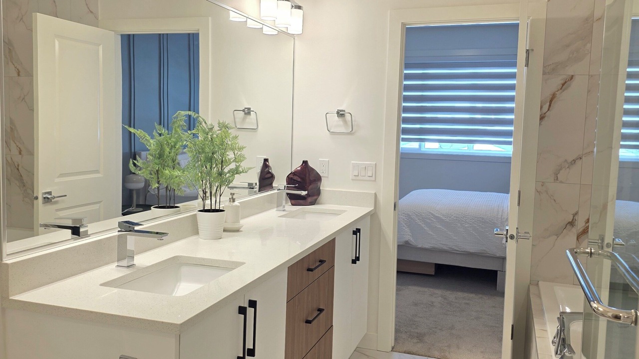 Photo of Bathroom in Division No. 11