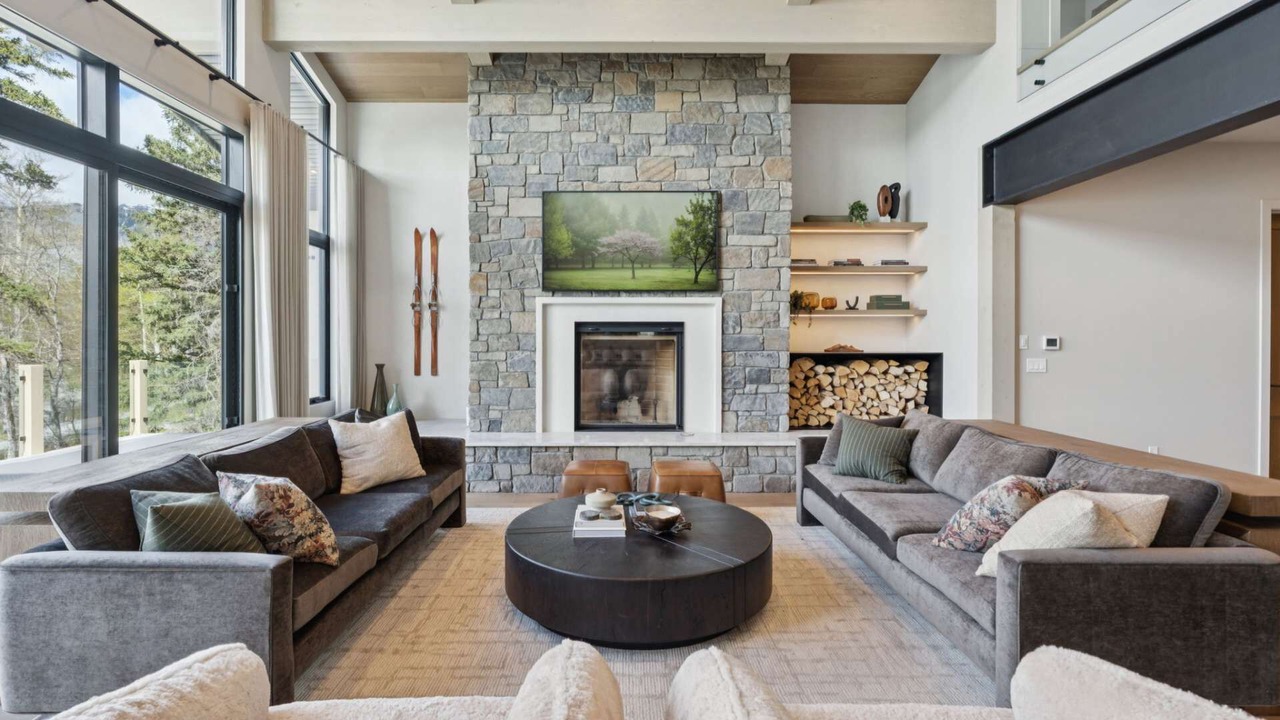 Photo of Livingroom in Kananaskis